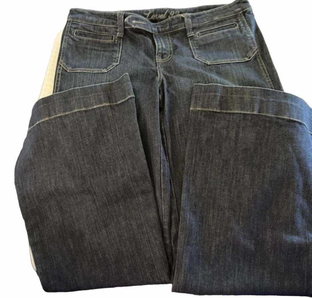 ANTHROPOLOGIE LEVEL 99
Wide Leg Jeans
Size 30
Dark Wash Denim
